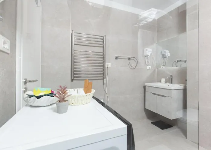 Chic & Serene Apartment-your Relaxing Oasis Apartamento Tirana