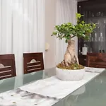 Chic & Serene Apartment-your Relaxing Oasis تيرانا
