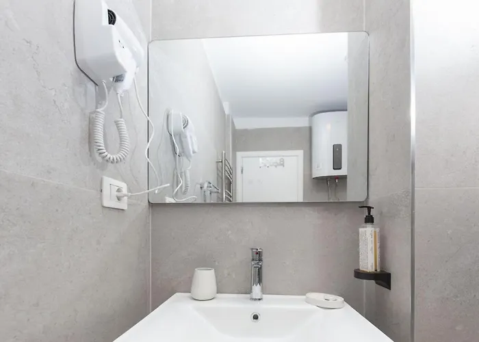 Chic & Serene Apartment-your Relaxing Oasis 地拉那